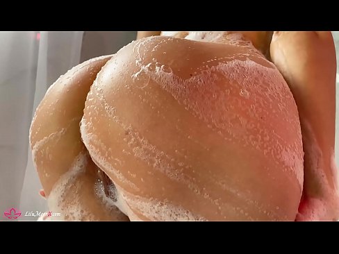 ❤️ 布鲁内特在淋浴时用振动器自慰阴部达到强烈的高潮 ☑ Quality porn❤
