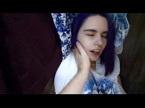 ❤️ 在衣柜里发现我的妹妹并帮助她射精 ☑ Quality porn❤